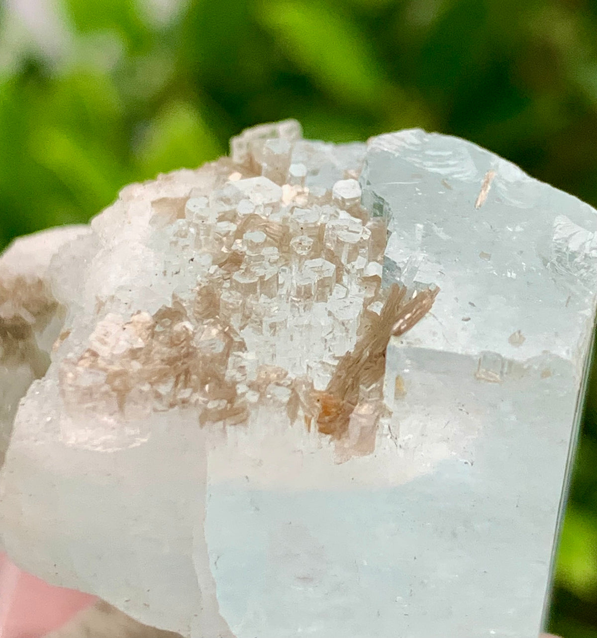 Natural Aquamarine Beautiful Termination Crystal Like Bunches of Needles Termination Crystals