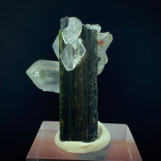 Epidote Crystal, Quartz Cluster, Mica Matrix, 60 Carat, Skardu Pakistan, Green Epidote, Mineral Association, Collector Specimen, Aesthetic Cluster, Miniature Specimen, Pakistan Mineral, Crystal Dimensions, Epidote on Quartz