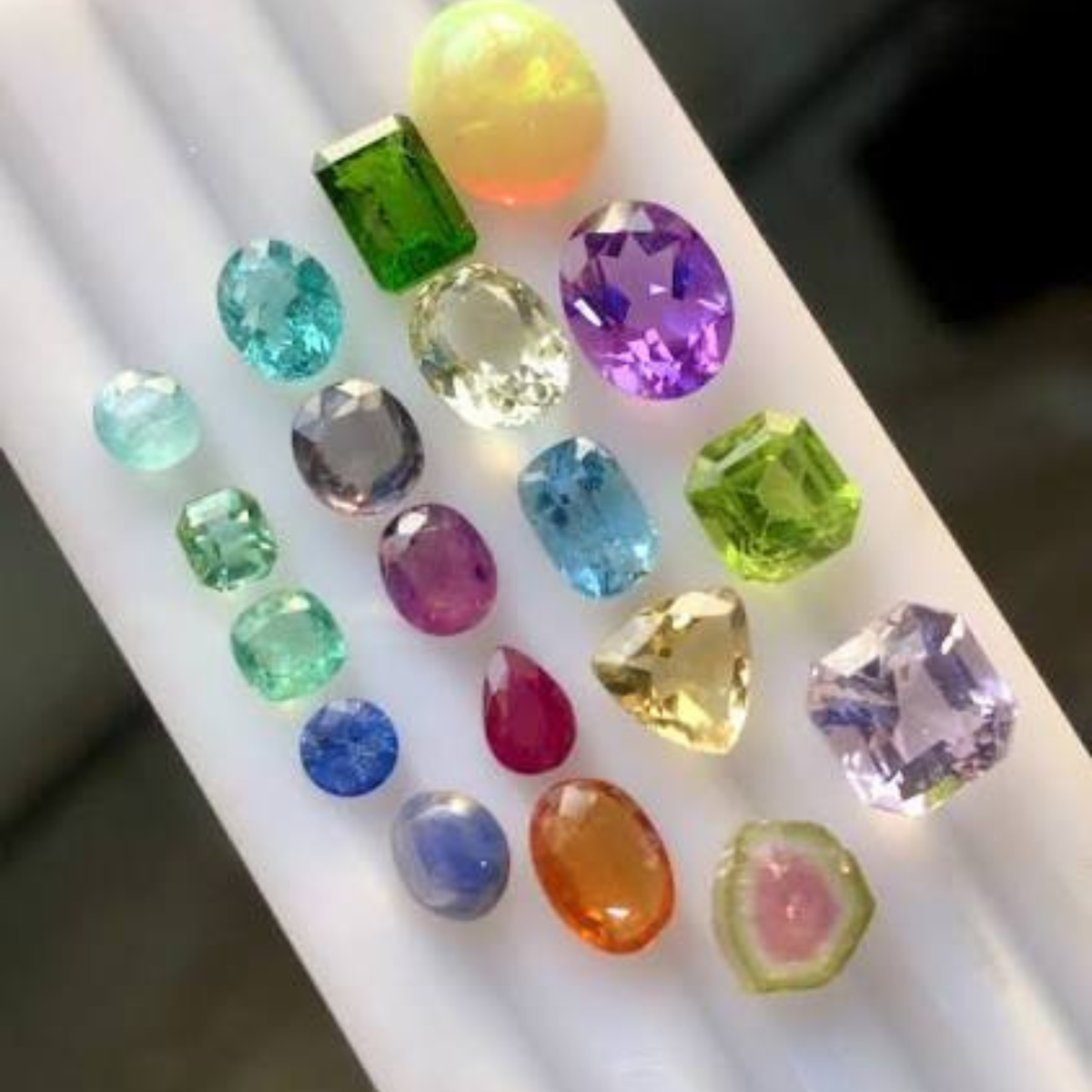 LOOSE GEMSTONES
