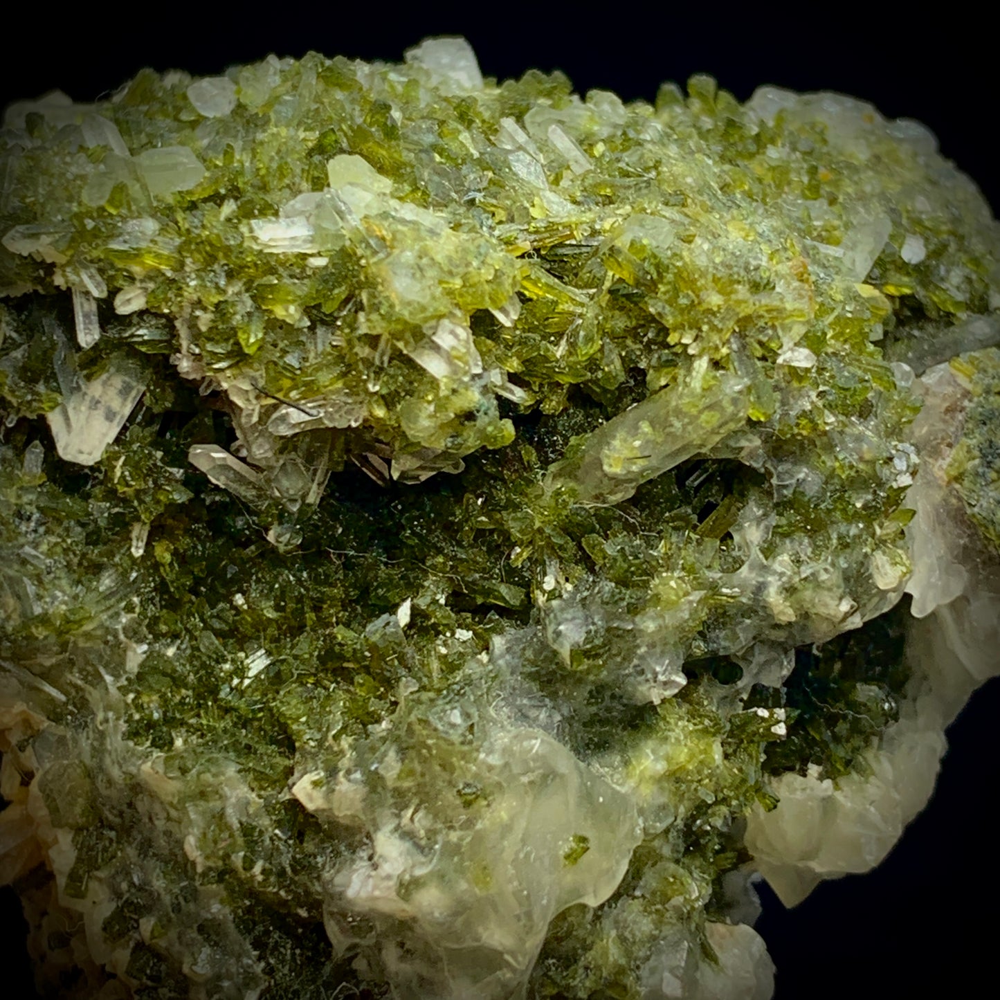 Vesuvianite Crystal, 708 Carat, Lazer Quartz, Calcite, Pakistan Crystal, Mineral Cluster, Idocrase, Damage Free, Rare Mineral, Collector Specimen