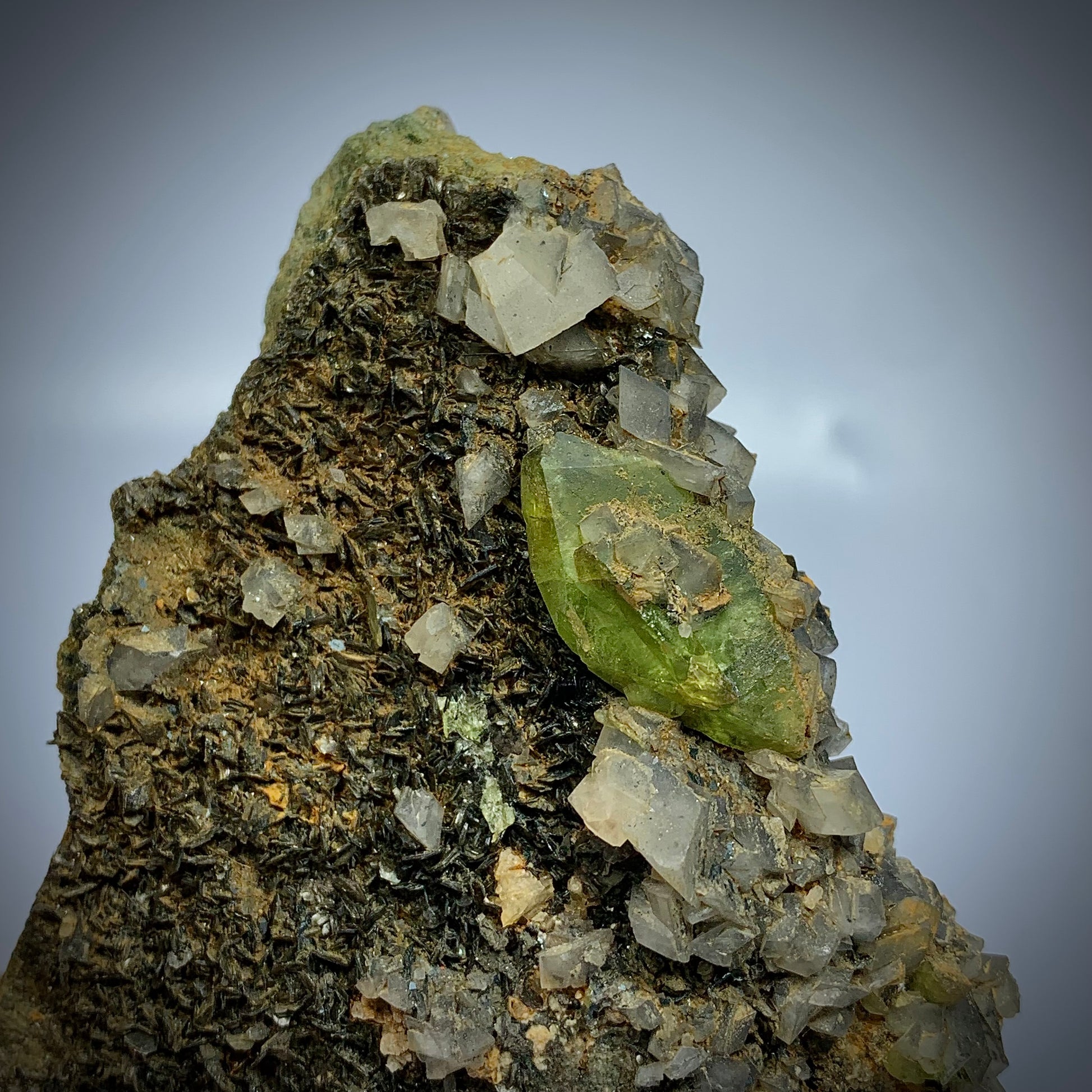 Sphene Crystal, Titanite, Calcite, 995 Carats, 199 Grams, Pakistan Mineral, Balochistan, Rare Mineral, Collector Specimen, Aesthetic Cluster, CaTiSiO5, Mineral Association, Cabinet Specimen