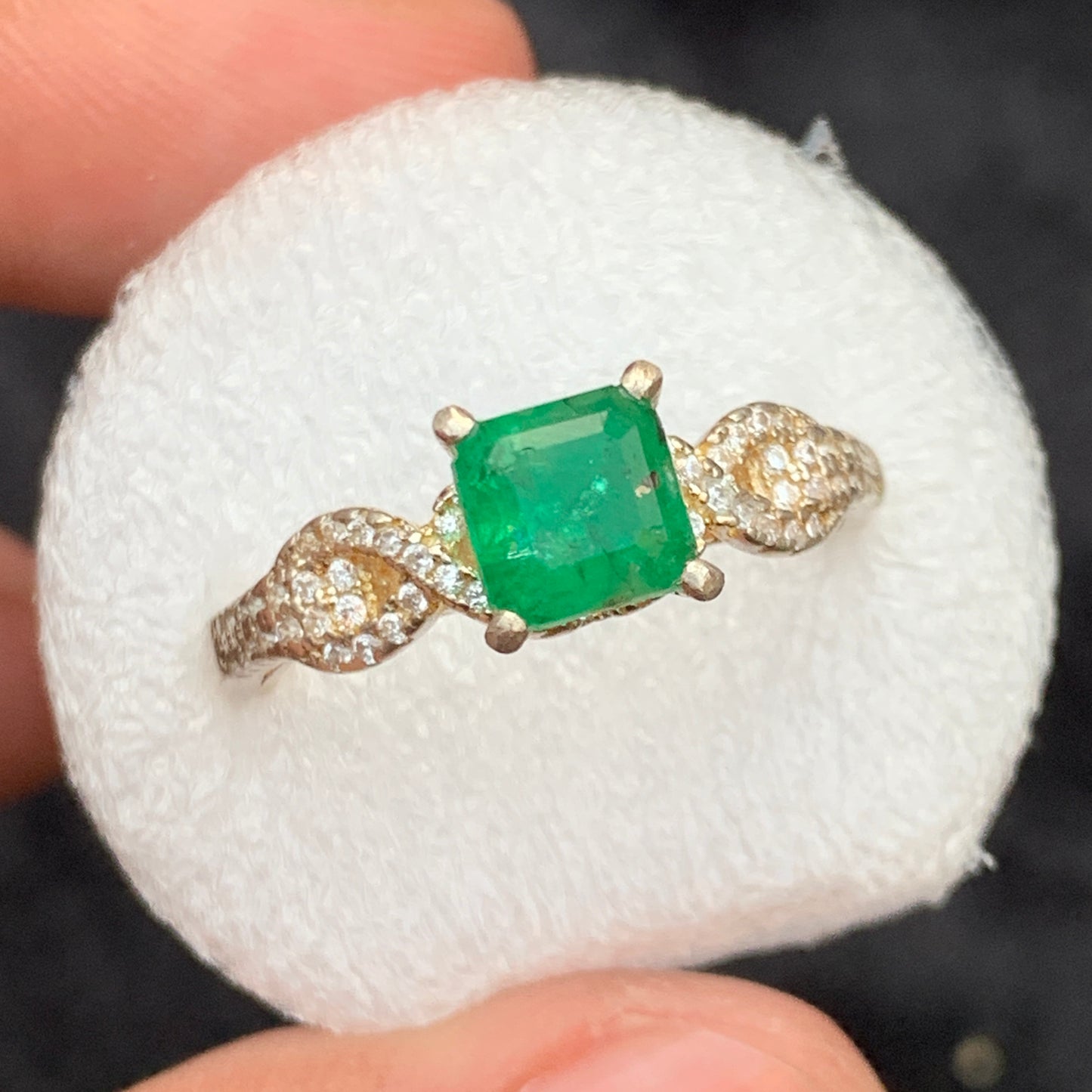 Emerald Ring, Swat Emerald, 1 Carat Emerald, Green Gemstone, Sterling Silver Ring, Engagement Ring, May Birthstone, Pakistan Emerald, 925 Silver, Natural Emerald, Anniversary Gift