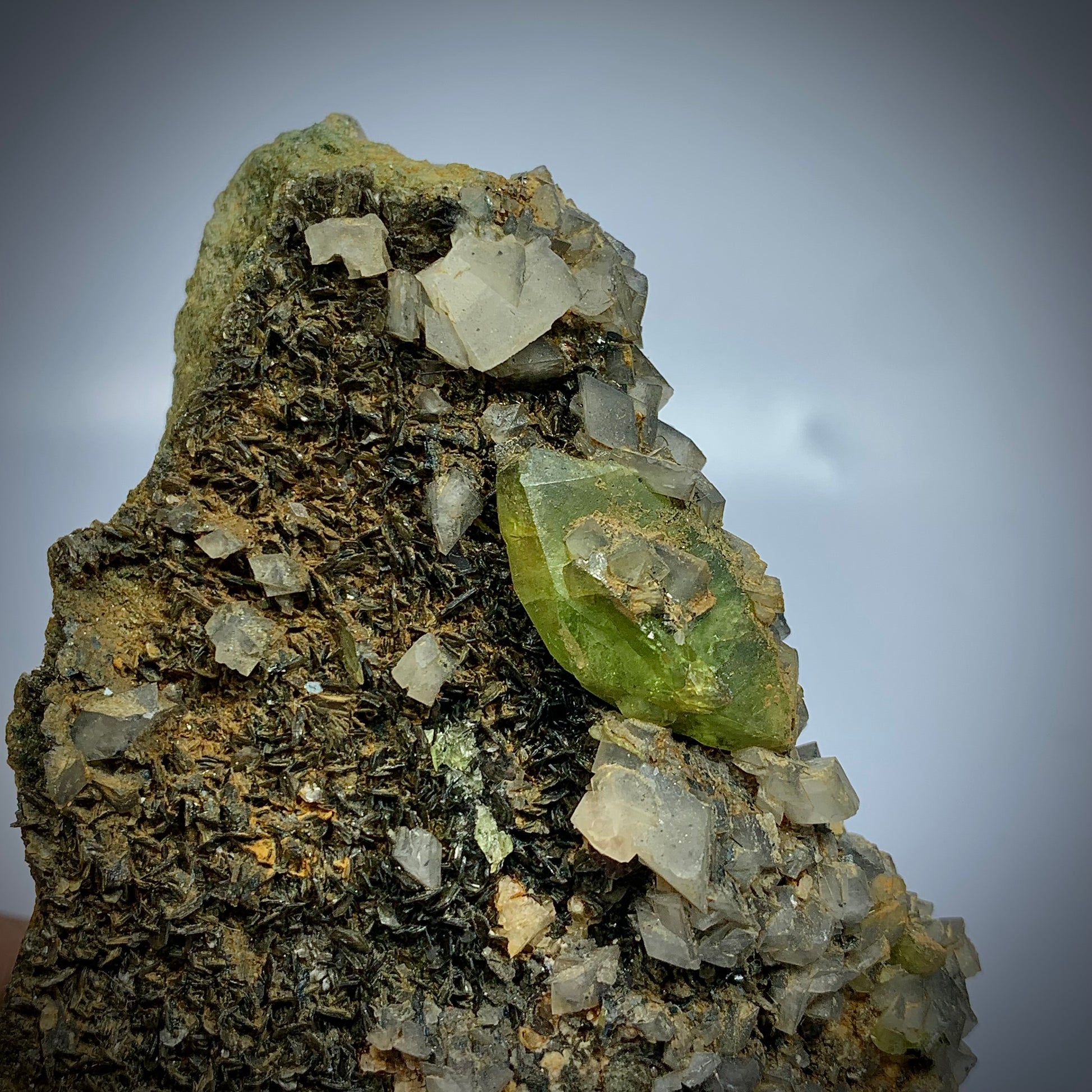 Sphene Crystal, Titanite, Calcite, 995 Carats, 199 Grams, Pakistan Mineral, Balochistan, Rare Mineral, Collector Specimen, Aesthetic Cluster, CaTiSiO5, Mineral Association, Cabinet Specimen