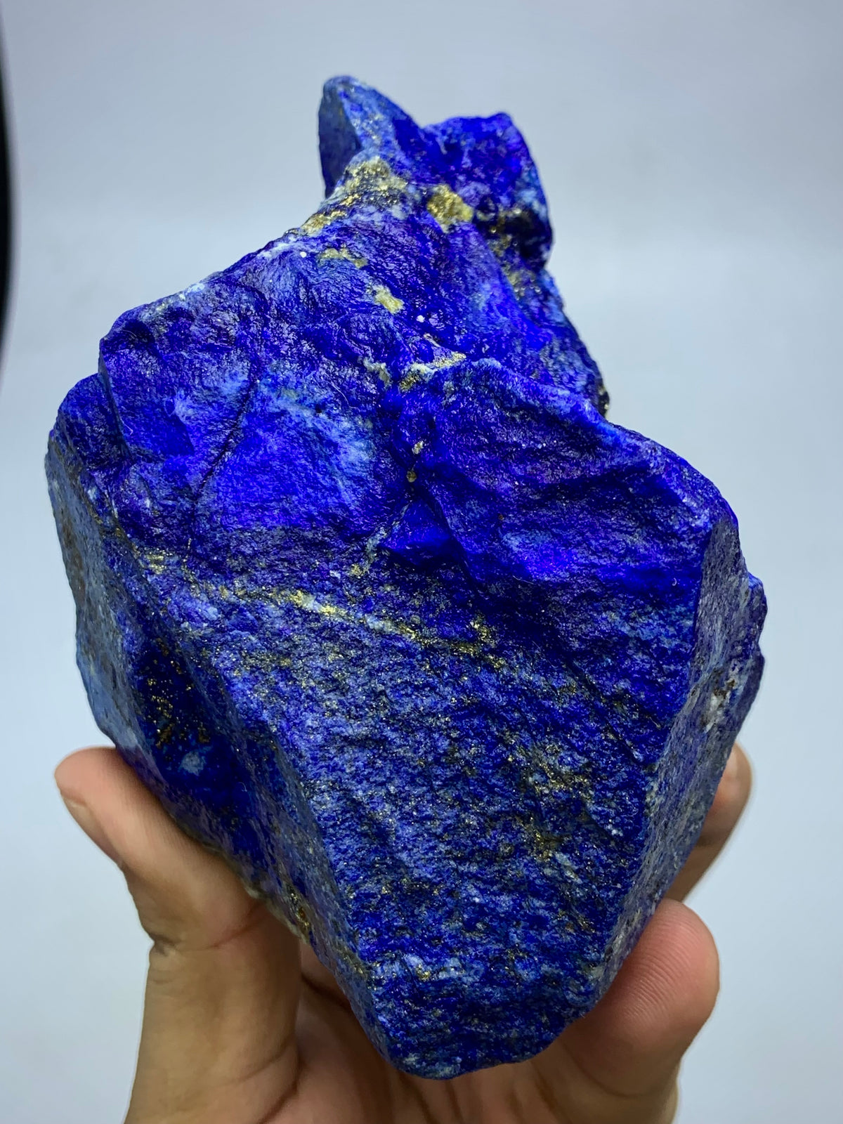 1kg raw Lapis Lazuli boulder specimen from Badakhshan
Square-profile Lapis Lazuli specimen with golden Pyrite
