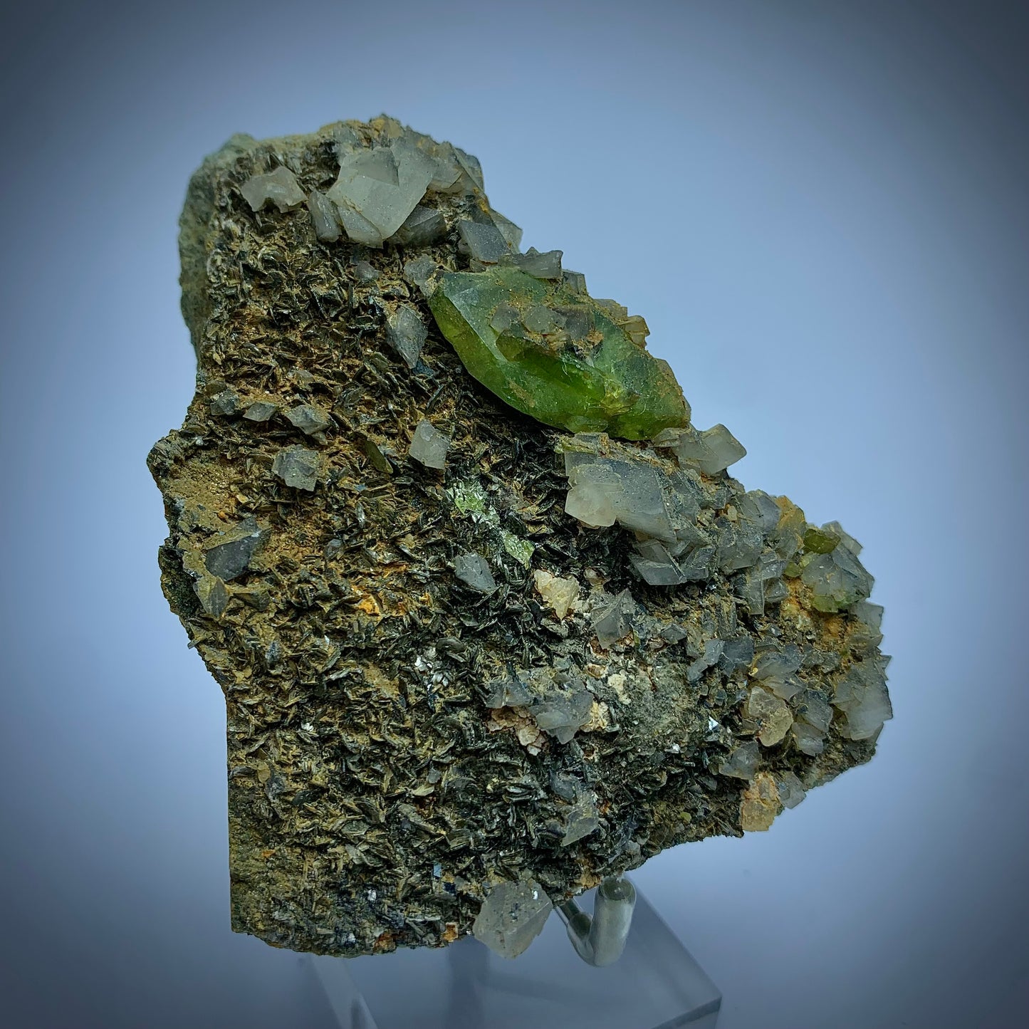 Sphene Crystal, Titanite, Calcite, 995 Carats, 199 Grams, Pakistan Mineral, Balochistan, Rare Mineral, Collector Specimen, Aesthetic Cluster, CaTiSiO5, Mineral Association, Cabinet Specimen