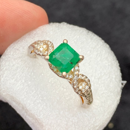 Emerald Ring, Swat Emerald, 1 Carat Emerald, Green Gemstone, Sterling Silver Ring, Engagement Ring, May Birthstone, Pakistan Emerald, 925 Silver, Natural Emerald, Anniversary Gift