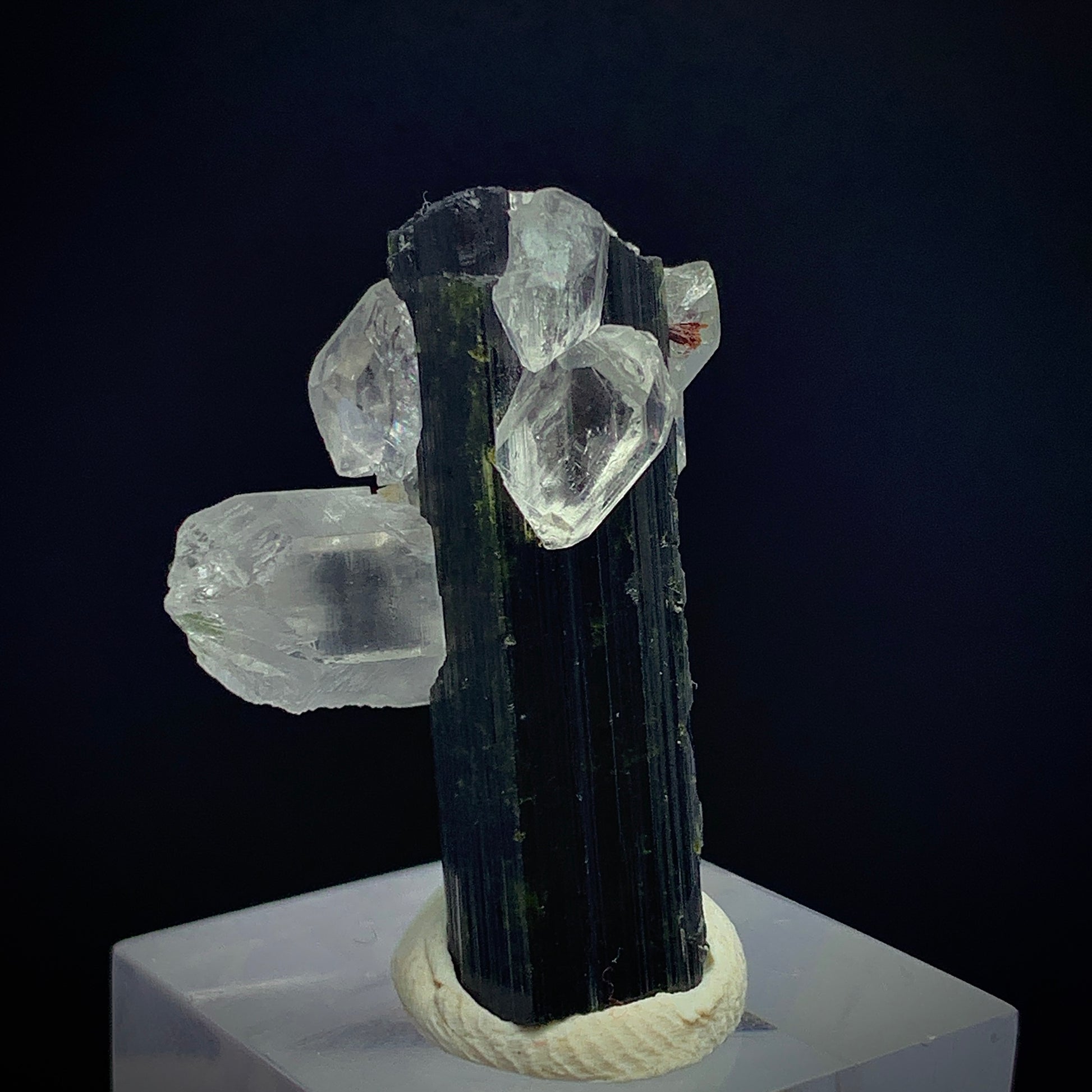 Epidote Crystal, Quartz Cluster, Mica Matrix, 60 Carat, Skardu Pakistan, Green Epidote, Mineral Association, Collector Specimen, Aesthetic Cluster, Miniature Specimen, Pakistan Mineral, Crystal Dimensions, Epidote on Quartz