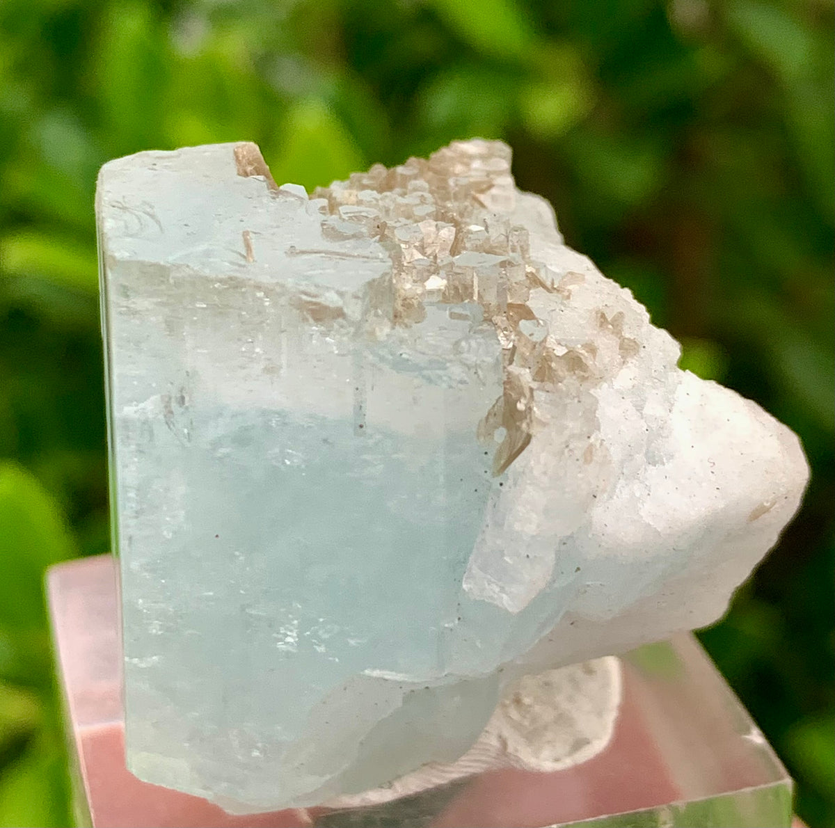 Natural Aquamarine Beautiful Termination Crystal Like Bunches of Needles Termination Crystals