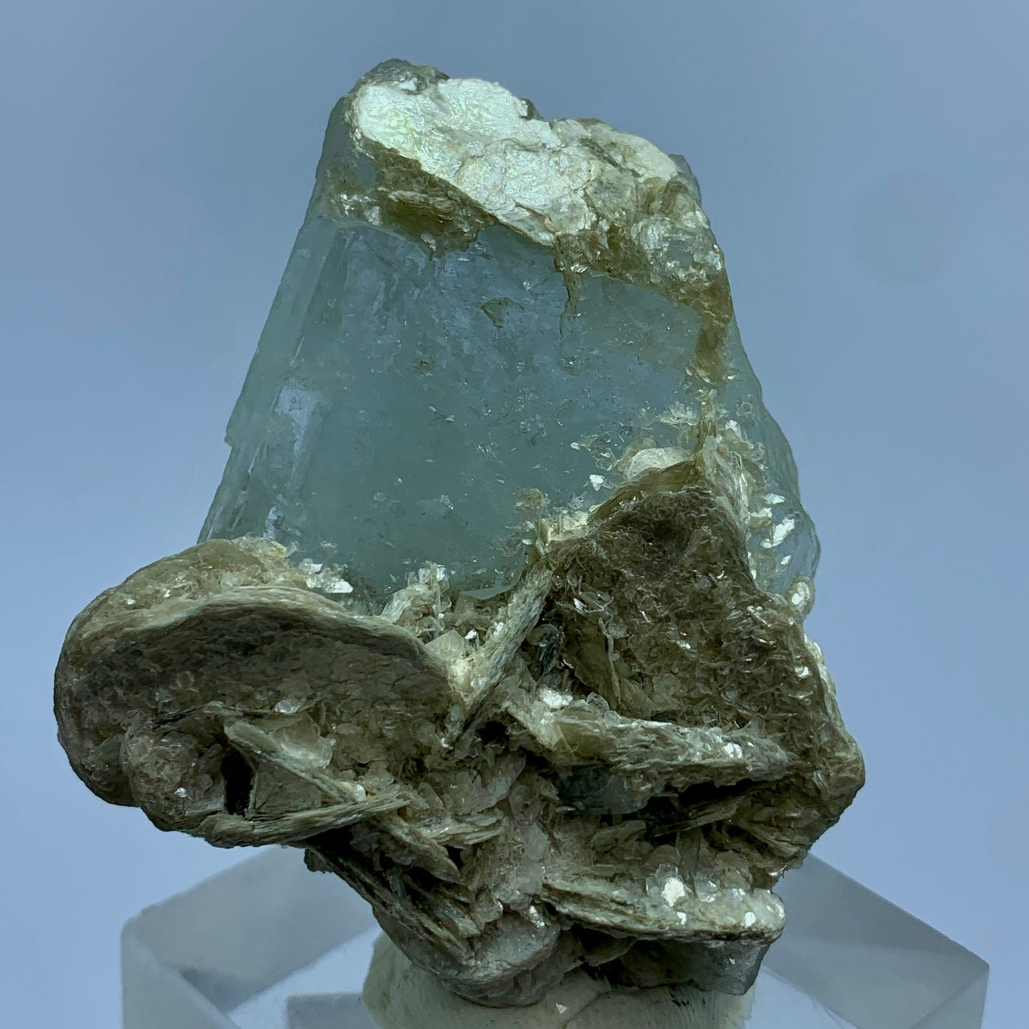 Aquamarine Crystal, Muscovite Mica, 220 Carats, Pakistan Mineral, Beryl Crystal, Pegmatite Mineral, Throat Chakra, Mineral Association, Collector Specimen, Aesthetic Cluster, Miniature Specimen, Crystal Dimensions, Natural Specimen