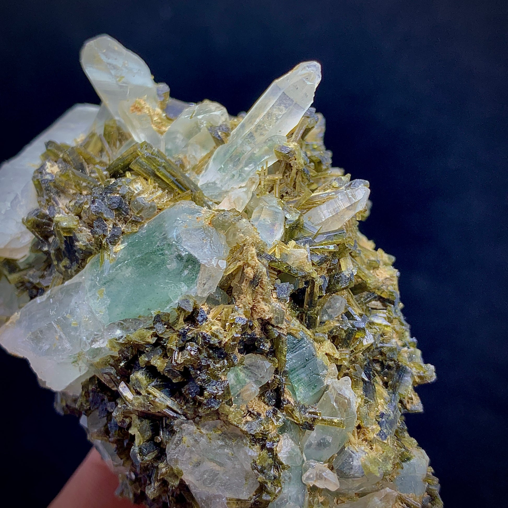 Epidote Crystal, Quartz Cluster, 1463 Carats, Massive Mineral, Green Crystal, Heart Chakra, Abundance Stone, Collector Specimen, Investment Stone, Mineral Association, Crystal Dimensions, Natural Specimen,