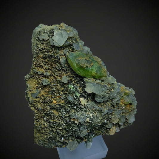 Sphene Crystal, Titanite, Calcite, 995 Carats, 199 Grams, Pakistan Mineral, Balochistan, Rare Mineral, Collector Specimen, Aesthetic Cluster, CaTiSiO5, Mineral Association, Cabinet Specimen