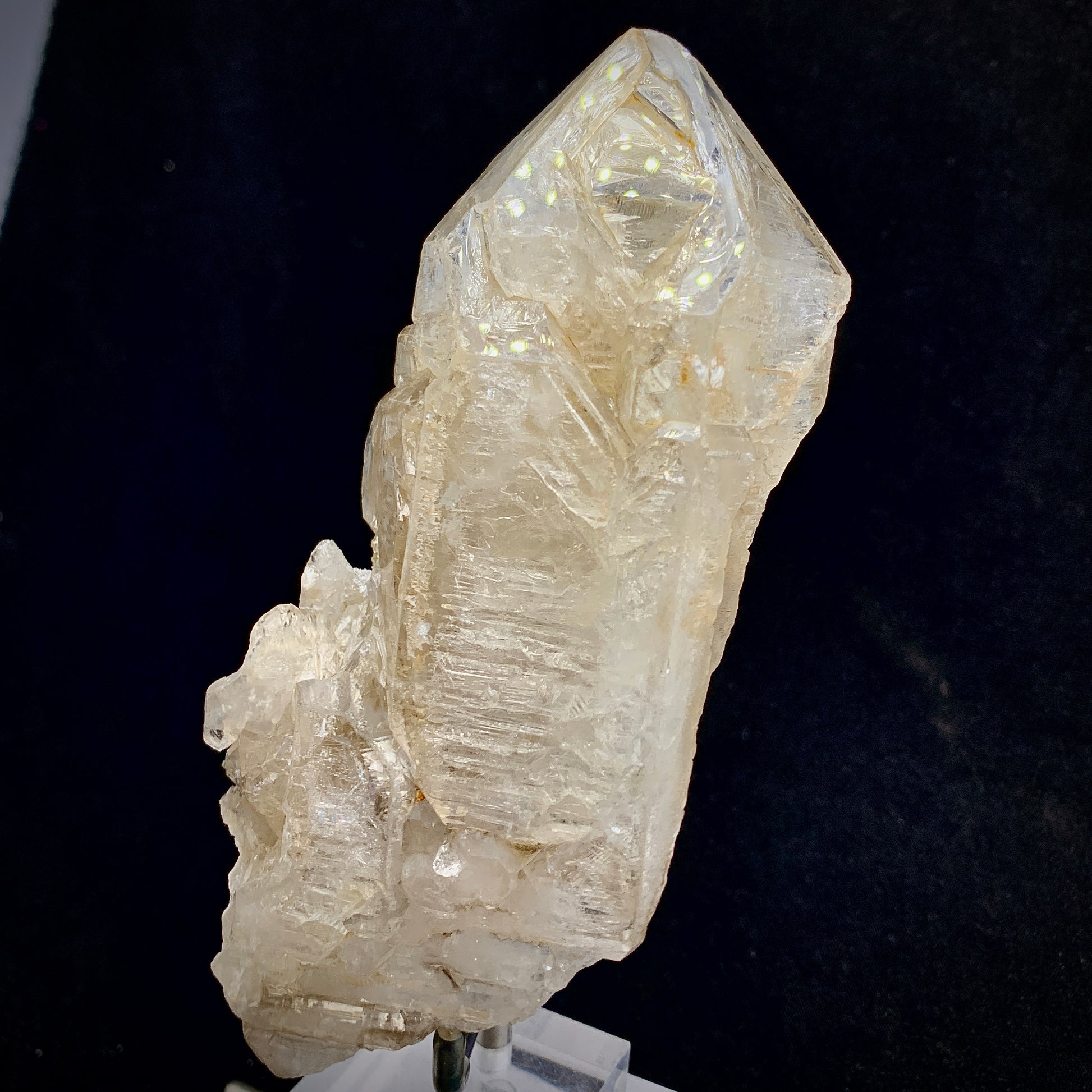 Skeleton Quartz, 2240 Carats, Fenster Quartz, Perfect Terminated, Large Crystal, Master Healer, Record Keeper, Collector Specimen, $\text{SiO}_2$, Quartz Crystal, Growth Interference, Investment Stone, Crystal Dimensions