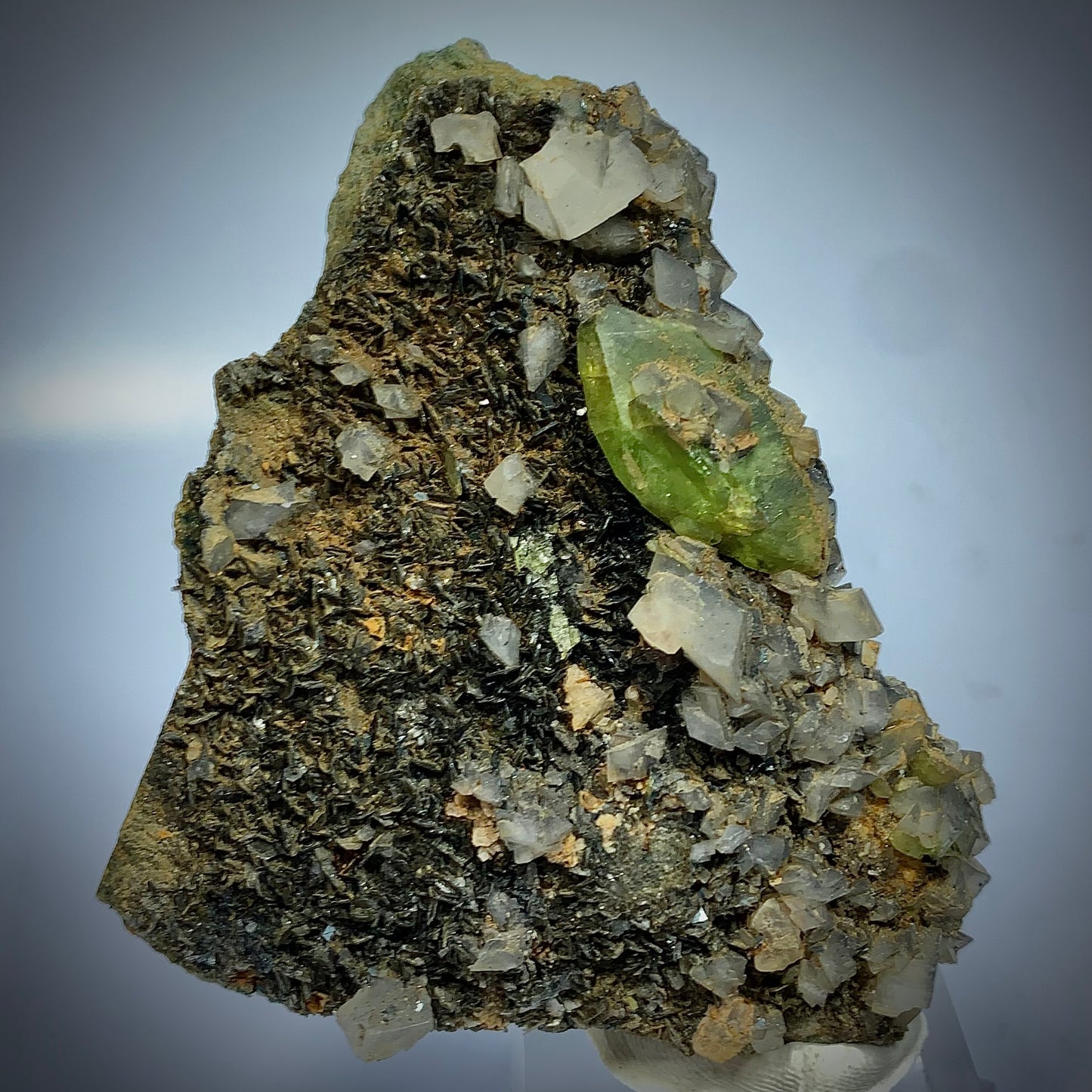 Sphene Crystal, Titanite, Calcite, 995 Carats, 199 Grams, Pakistan Mineral, Balochistan, Rare Mineral, Collector Specimen, Aesthetic Cluster, CaTiSiO5, Mineral Association, Cabinet Specimen