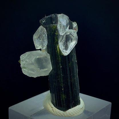 Epidote Crystal, Quartz Cluster, Mica Matrix, 60 Carat, Skardu Pakistan, Green Epidote, Mineral Association, Collector Specimen, Aesthetic Cluster, Miniature Specimen, Pakistan Mineral, Crystal Dimensions, Epidote on Quartz