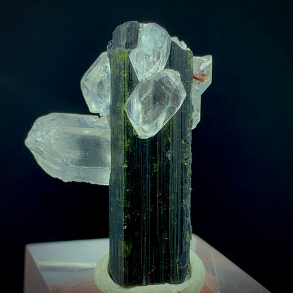 Epidote Crystal, Quartz Cluster, Mica Matrix, 60 Carat, Skardu Pakistan, Green Epidote, Mineral Association, Collector Specimen, Aesthetic Cluster, Miniature Specimen, Pakistan Mineral, Crystal Dimensions, Epidote on Quartz