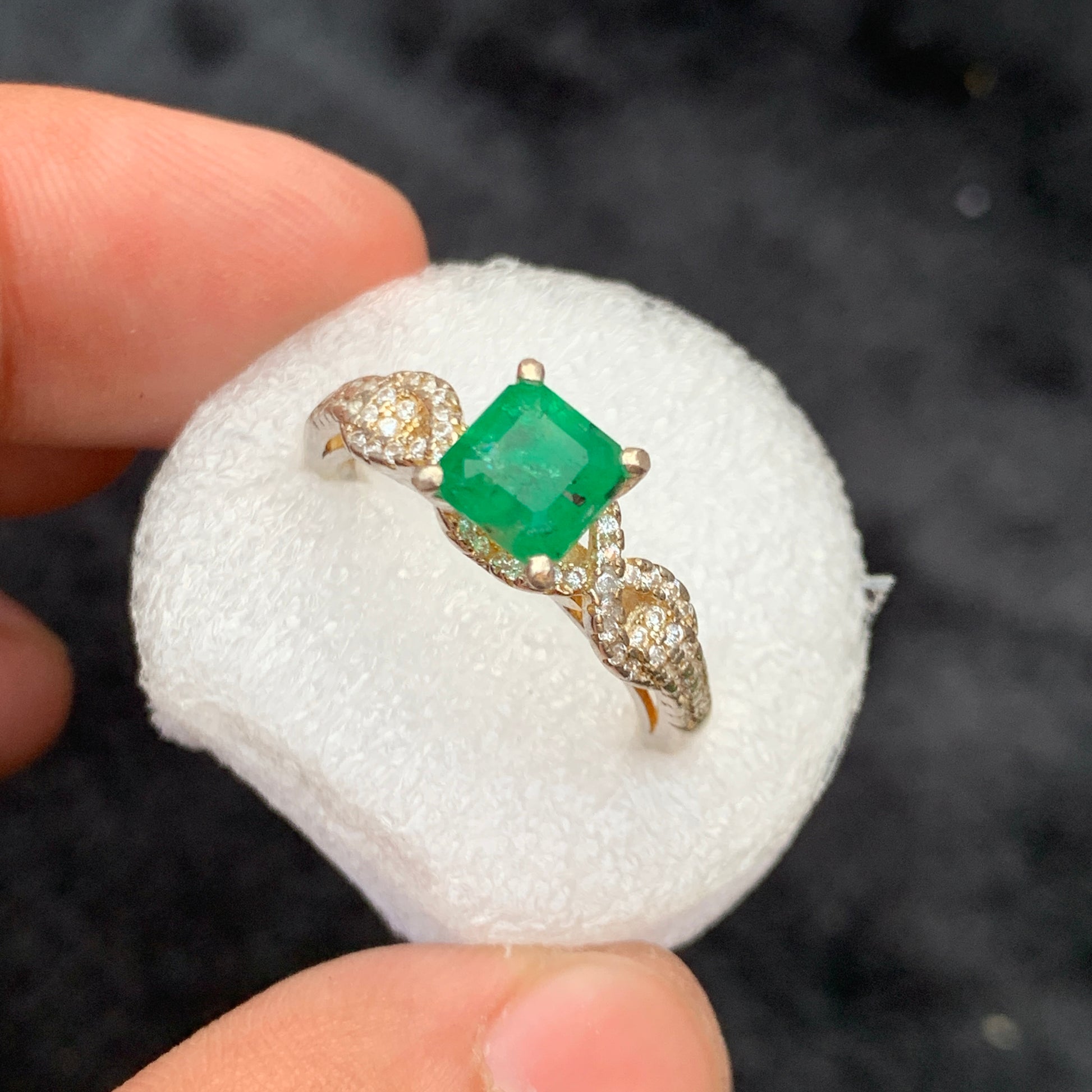 Emerald Ring, Swat Emerald, 1 Carat Emerald, Green Gemstone, Sterling Silver Ring, Engagement Ring, May Birthstone, Pakistan Emerald, 925 Silver, Natural Emerald, Anniversary Gift