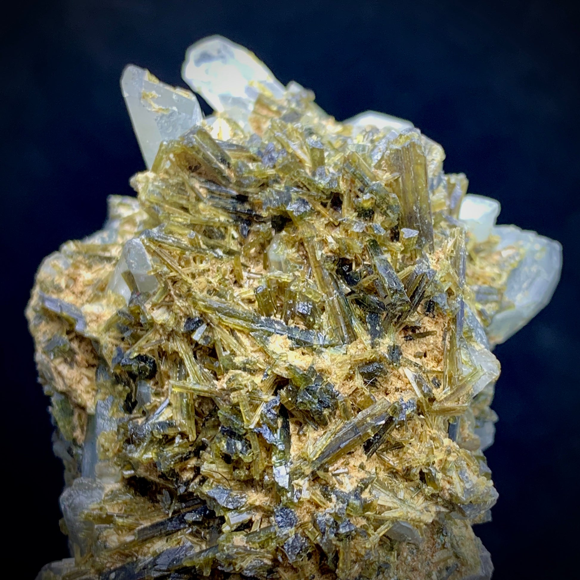 Epidote Crystal, Quartz Cluster, 1463 Carats, Massive Mineral, Green Crystal, Heart Chakra, Abundance Stone, Collector Specimen, Investment Stone, Mineral Association, Crystal Dimensions, Natural Specimen,