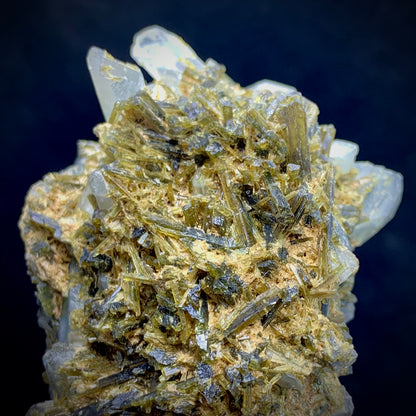 Epidote Crystal, Quartz Cluster, 1463 Carats, Massive Mineral, Green Crystal, Heart Chakra, Abundance Stone, Collector Specimen, Investment Stone, Mineral Association, Crystal Dimensions, Natural Specimen,