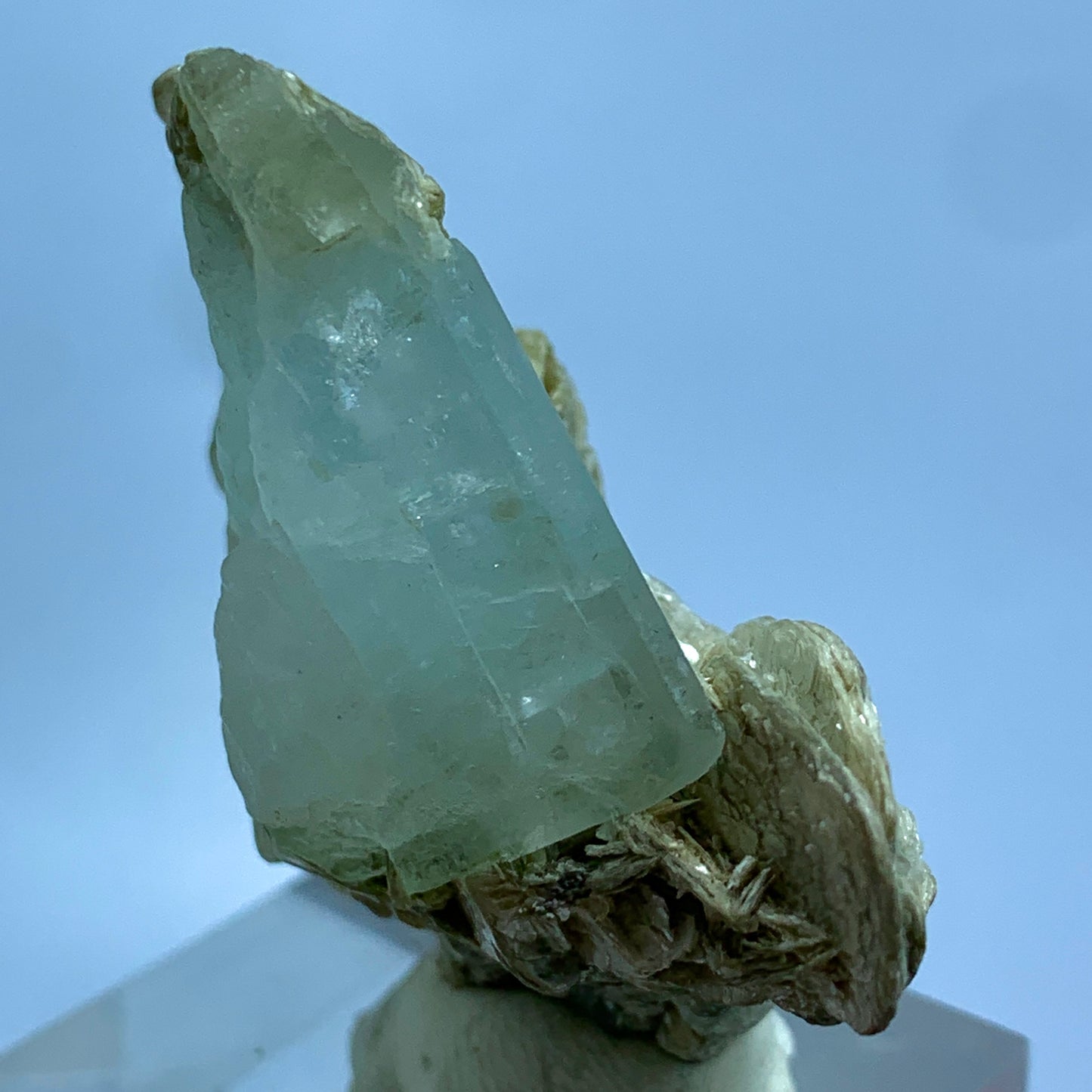 Aquamarine Crystal, Muscovite Mica, 220 Carats, Pakistan Mineral, Beryl Crystal, Pegmatite Mineral, Throat Chakra, Mineral Association, Collector Specimen, Aesthetic Cluster, Miniature Specimen, Crystal Dimensions, Natural Specimen