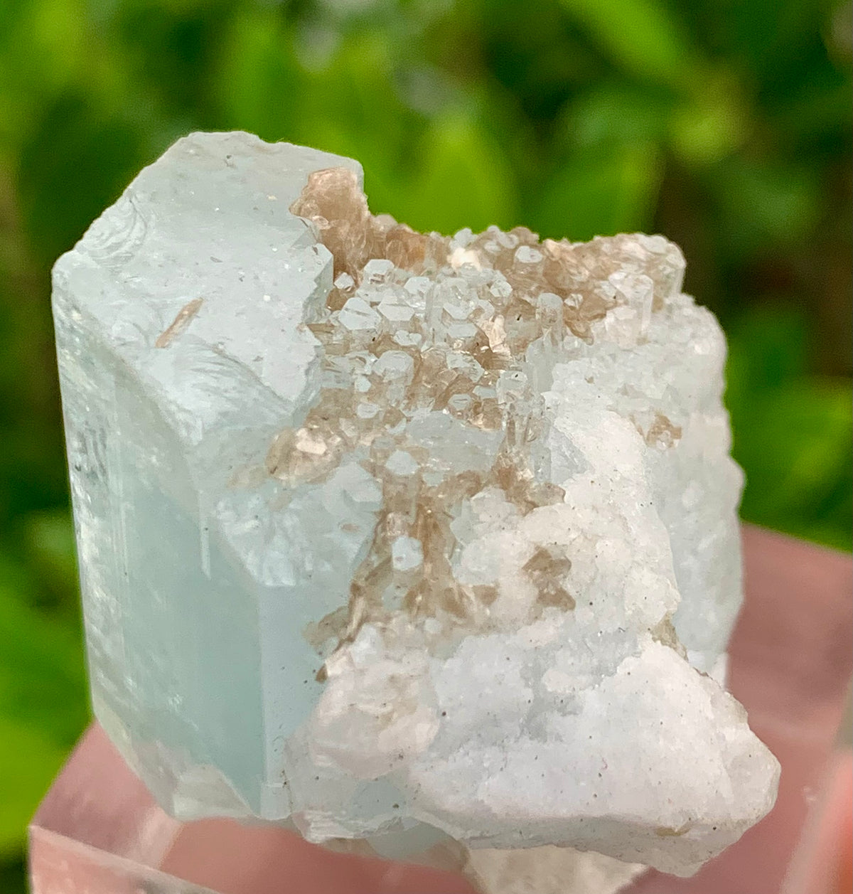 Natural Aquamarine Beautiful Termination Crystal Like Bunches of Needles Termination Crystals