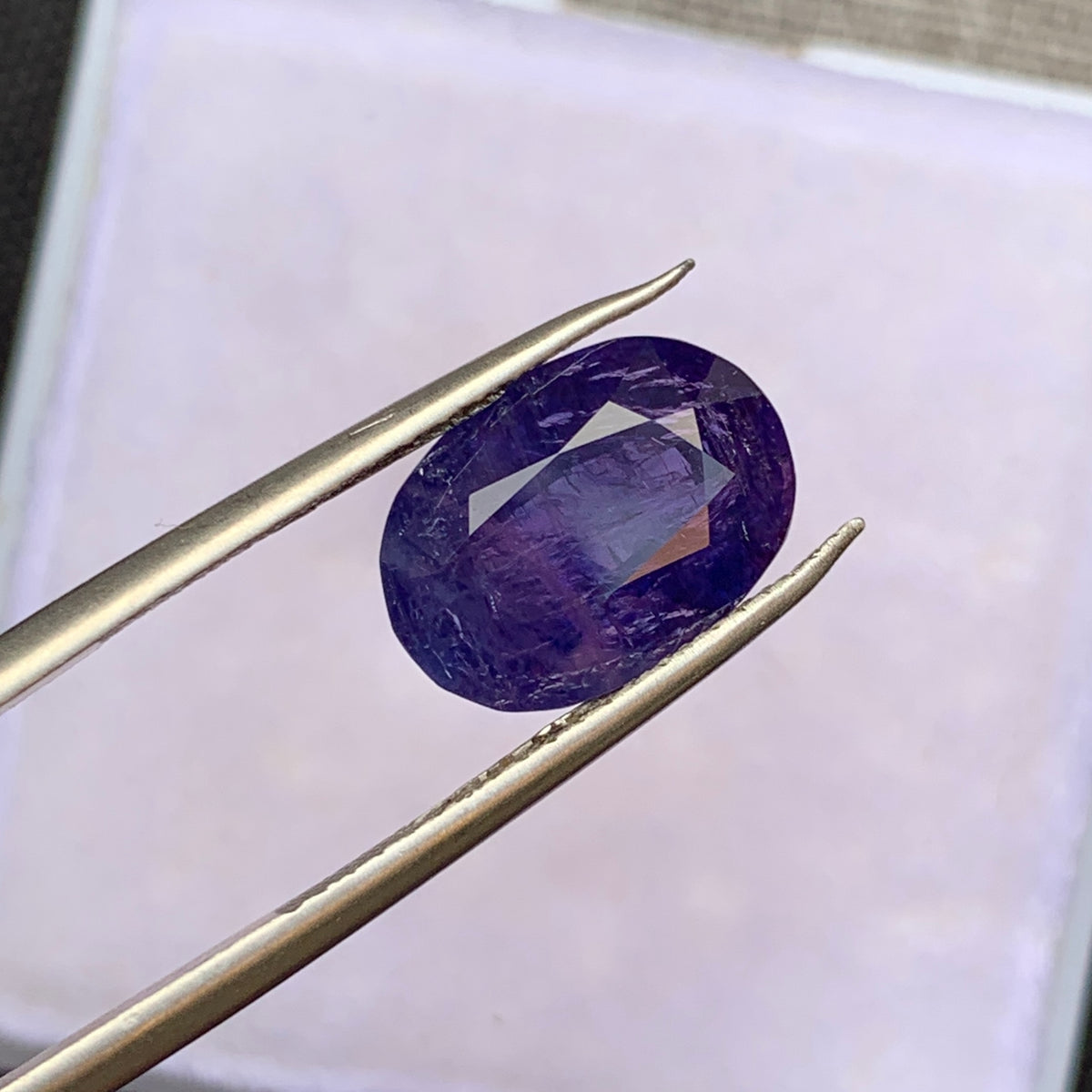 Natural Corundum Sapphire Oval Shaped – Rare Kashmir, Pakistan (5.5 Carats)