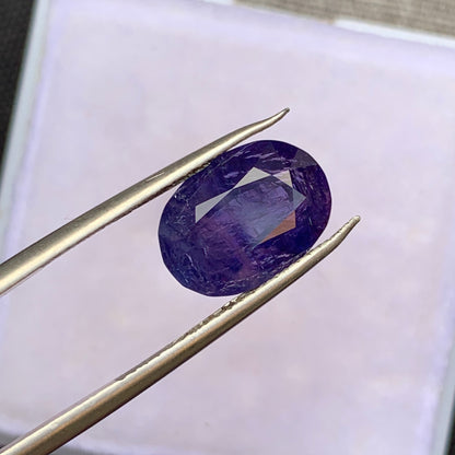 Natural Corundum Sapphire Oval Shaped – Rare Kashmir, Pakistan (5.5 Carats)