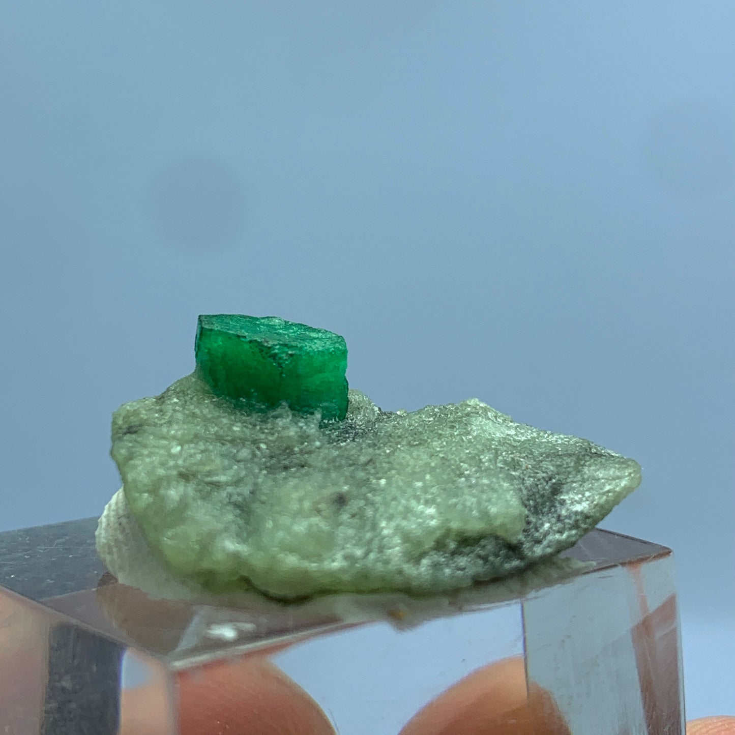 Emerald Crystal, Emerald on Matrix, Vivid Green Emerald, 21 Carat, Raw Emerald, Natural Specimen, Mineral Collector, Green Crystal, Collector Gemstone, Emerald Display, Raw Stone, Beryl Crystal
