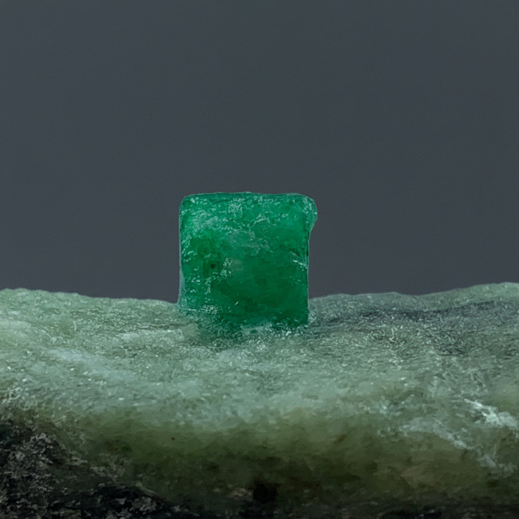 Emerald Crystal, Emerald on Matrix, Vivid Green Emerald, 121 Carat, Raw Emerald, Natural Specimen, Pakistan Emerald, Mineral Collector, Green Crystal, Rough Gemstone, Emerald Display, Raw Stone