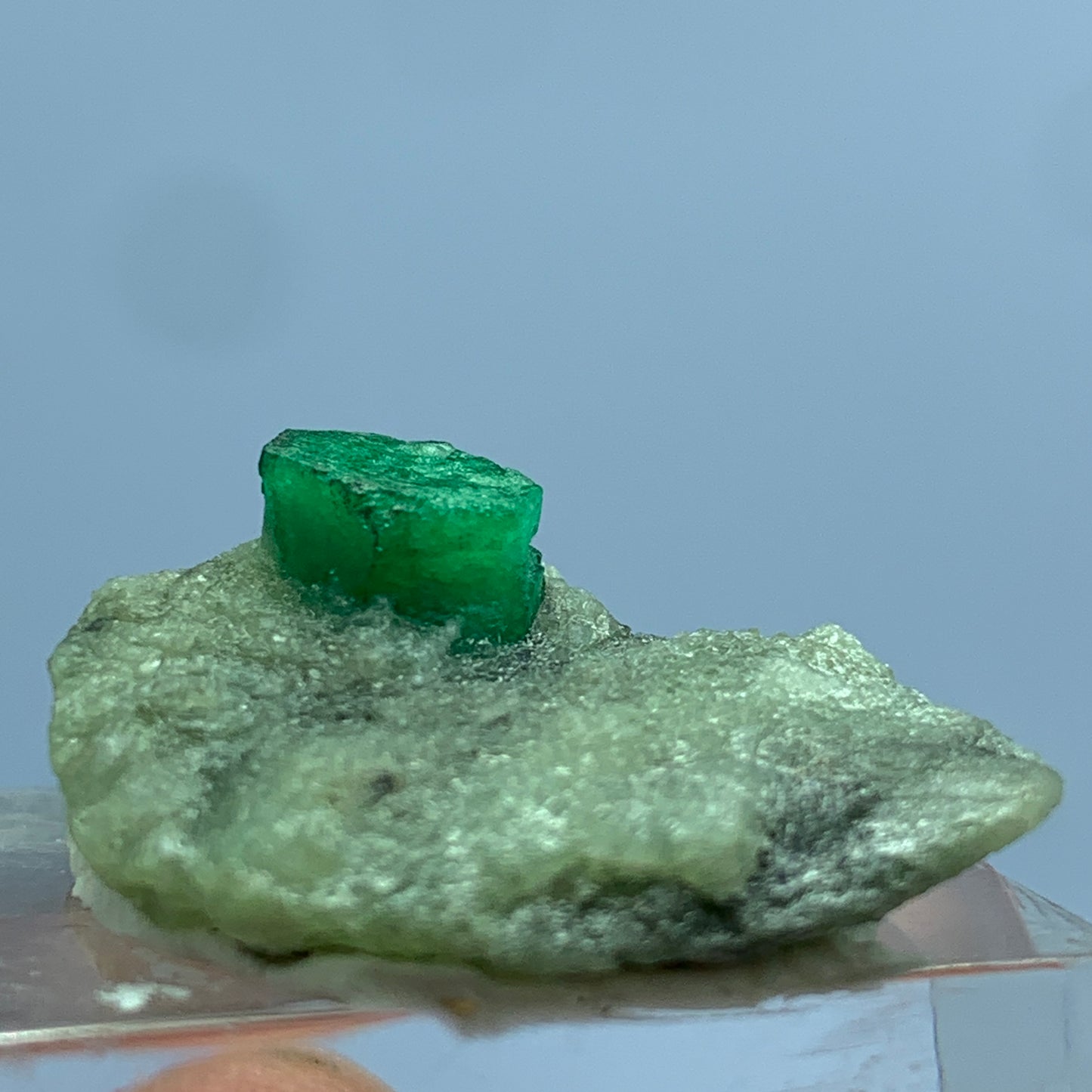 Emerald Crystal, Emerald on Matrix, Vivid Green Emerald, 21 Carat, Raw Emerald, Natural Specimen, Mineral Collector, Green Crystal, Collector Gemstone, Emerald Display, Raw Stone, Beryl Crystal