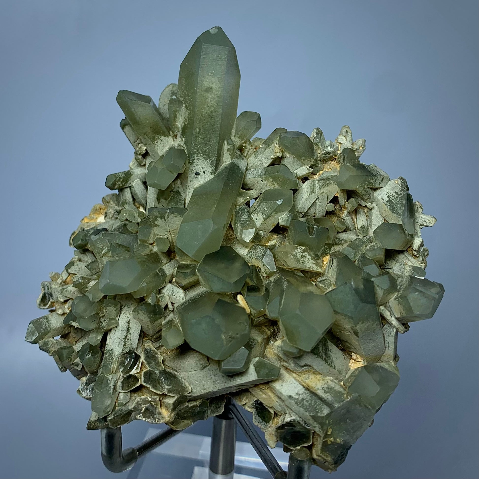 Chlorite Quartz, Green Quartz, 725 Carats, 145 Grams, Pakistan Mineral, Crystal Cleansing, Heart Chakra, Quartz Cluster, Collector Specimen, Aesthetic Cluster, Chlorite Inclusion,