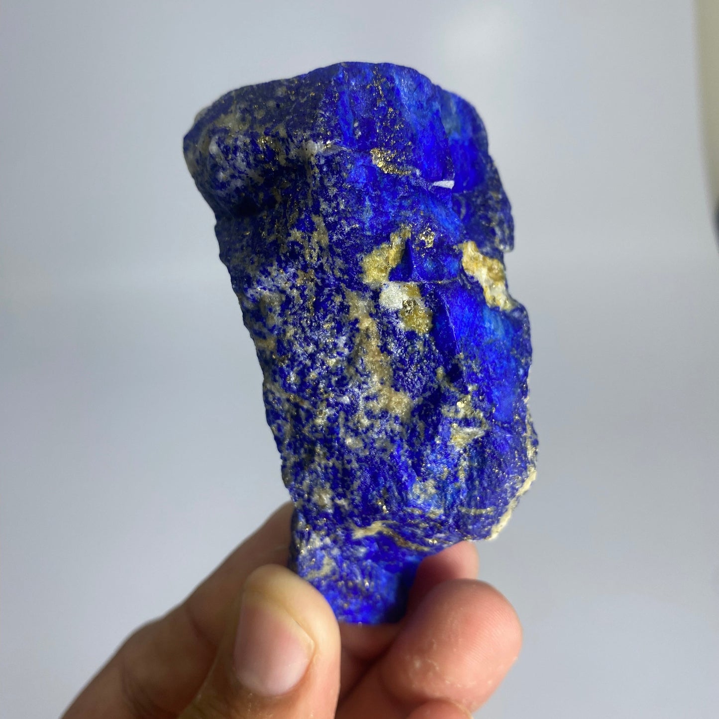 Premium 164g Royal Blue rough Lapis Lazuli from Afghanistan. 8.0cm chunky, unpolished natural specimen featuring intense blue lazurite and brilliant golden pyrite flecks