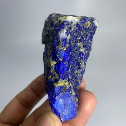 Premium 164g Royal Blue rough Lapis Lazuli from Afghanistan. 8.0cm chunky, unpolished natural specimen featuring intense blue lazurite and brilliant golden pyrite flecks