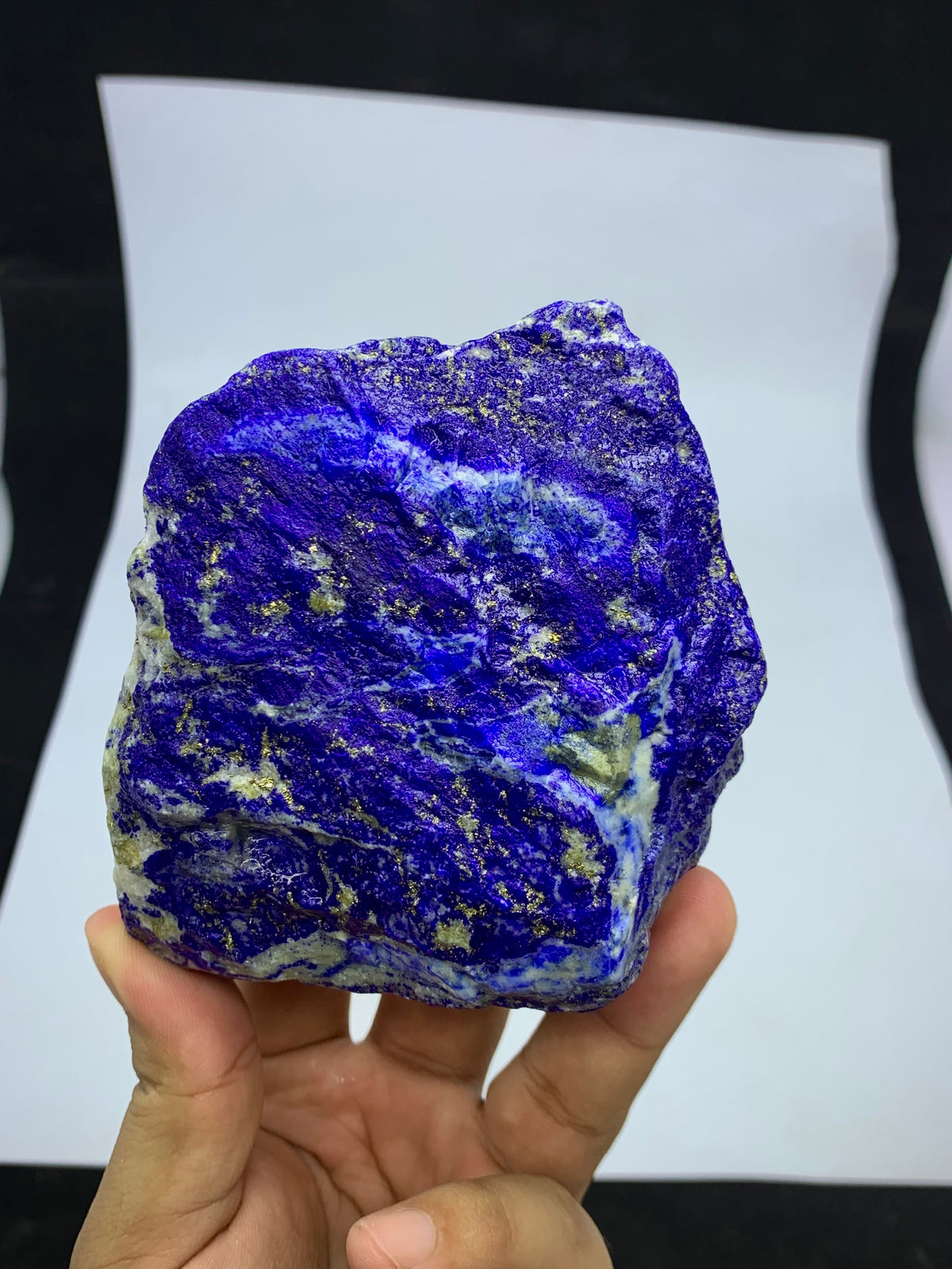 Mine 4 Lapis Lazuli specimen, top view
Raw Lapis Lazuli showing natural Calcite pockets