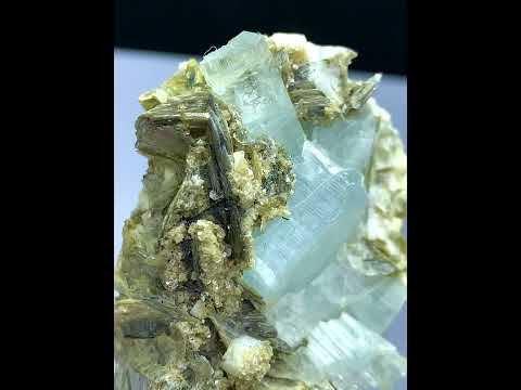 Aquamarine Crystal Cluster on Muscovite Mica Matrix – Pakistan Mineral Specimen